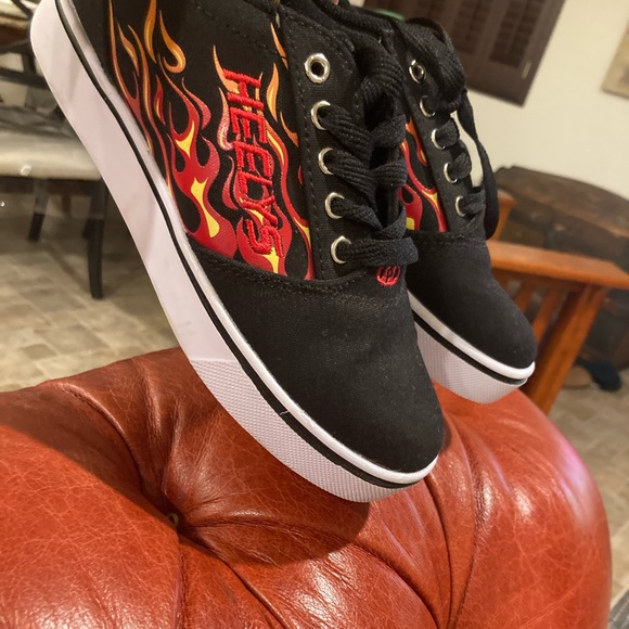 Heely’s Flame Edition - Picture 2 of 6